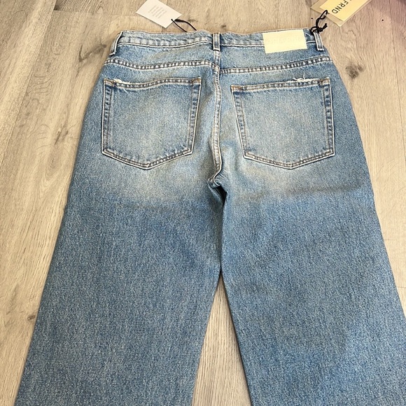 GRLFRND SARA HIGH RISE STRAIGHT JEAN ASTORIA 25 - Picture 5 of 9